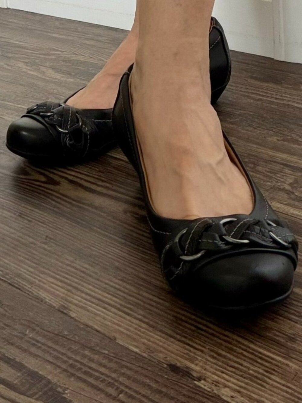 SoftSpots Black Leather Comfort Flats – Braided Leather/Silver Accent – Size 7M - Picture 11 of 15